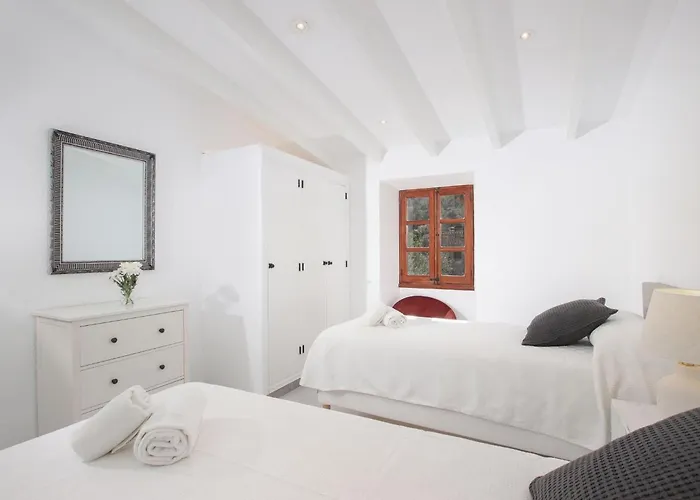 Beeindruckende Grosse In Der Naehe Von Cala San Vicente By Interhome * بويينسا