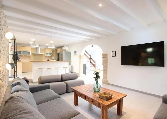 Beeindruckende Grosse In Der Naehe Von Cala San Vicente By Interhome بويينسا