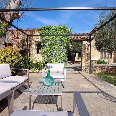 Сasa de vacaciones Beeindruckende Grosse In Der Naehe Von Cala San Vicente By Interhome