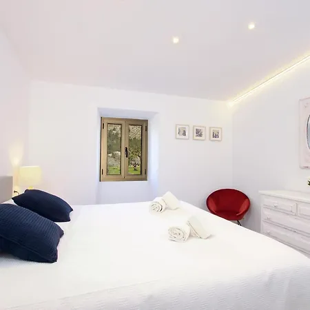 Сasa de vacaciones Beeindruckende Grosse In Der Naehe Von Cala San Vicente By Interhome