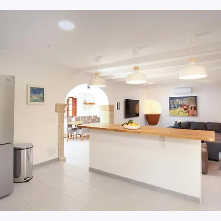 Beeindruckende Grosse In Der Naehe Von Cala San Vicente By Interhome *