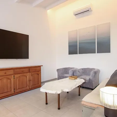 Casa de Férias Beeindruckende Grosse In Der Naehe Von Cala San Vicente By Interhome Pollença